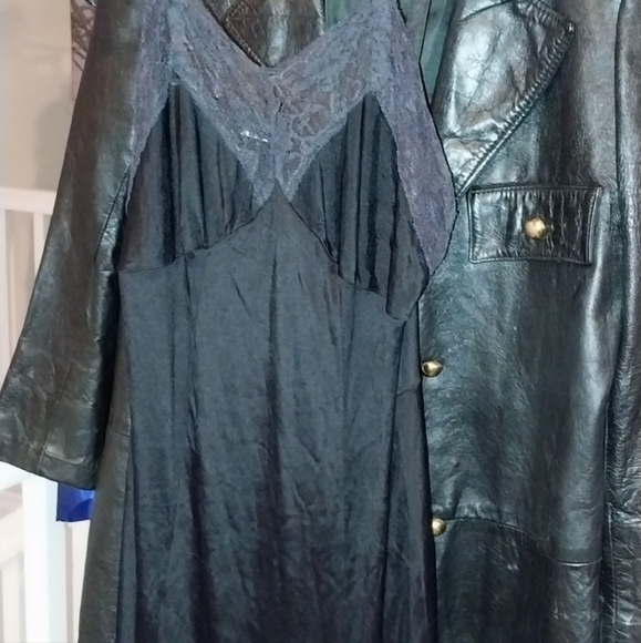 Vintage Black Lace Slip -or- Dress, Silky With French Lace Very Vintage S - Picture 3 of 3